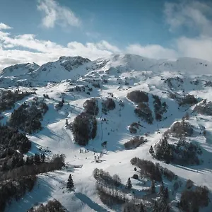 Au Pied Des Pistes De - Pyrénées Montferrier